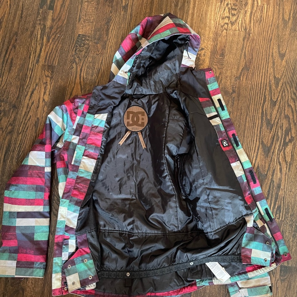 Colorful Geometric Patterned Jacket - Picture 2 of 5